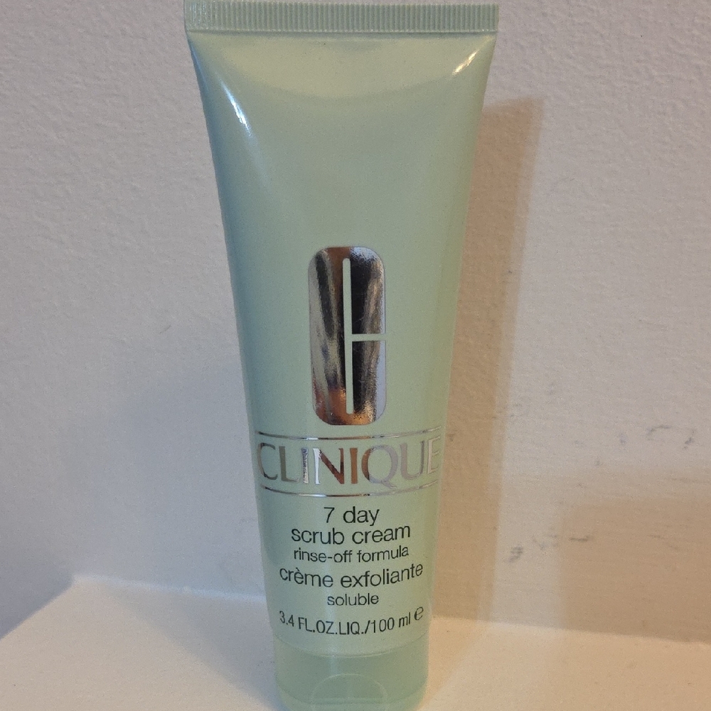 Clinique 7 Day Scrub Cream - Light Green